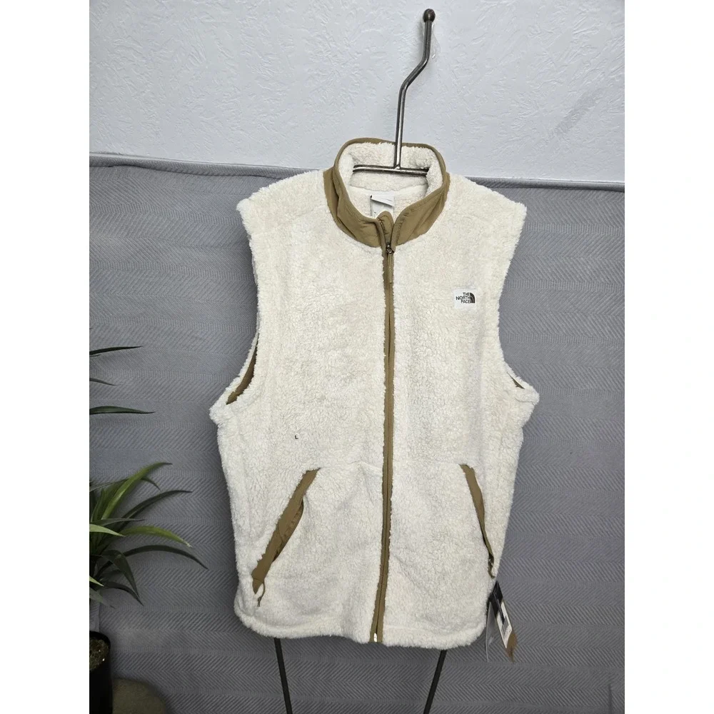 The North Face Mens Campshire Vest Winter NWT sz Large beige brown